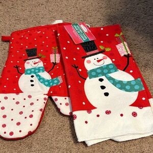 Festive Snowman Oven Mitt and Towel Set